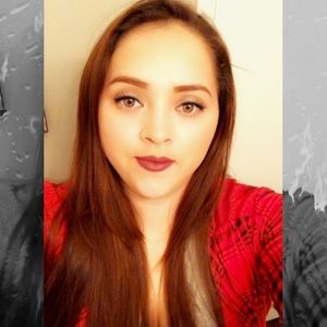 Meet your Posher, Ena